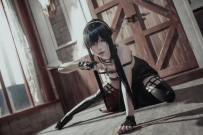 #Cos #巨乳#反差婊  清水由乃：当Cosplay遇见艺术，极致美感的视觉盛宴，间谍过家家——约尔角色深度解析，战斗服下的坚强与柔情